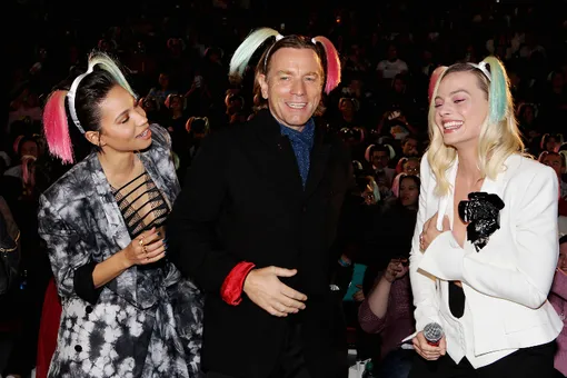 Смоллетт-Белл, Юэн Макгрегор и Марго Робби Смоллетт-Белл, Юэн Макгрегор и Марго Робби