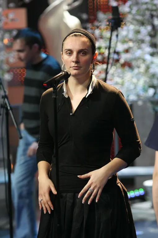 Елена Ваенга на съемках программы «ДОстояние РЕспублики» в 2010 году Елена Ваенга на съемках программы «ДОстояние РЕспублики» в 2010 году