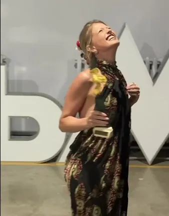 Нажми и смотри