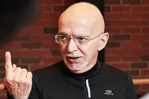 «Проведена сложнейшая операция»: московские врачи спасли жизнь итальянского актера и режиссера Клаудио де Мальо