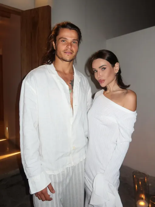 Айза вышла замуж за Степана Кузьменко