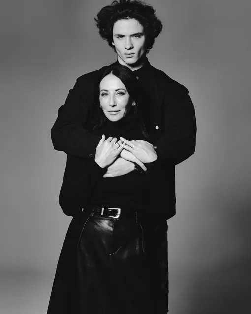 Сыну Алики Смеховой исполнилось 18 лет Сыну Алики Смеховой исполнилось 18 лет