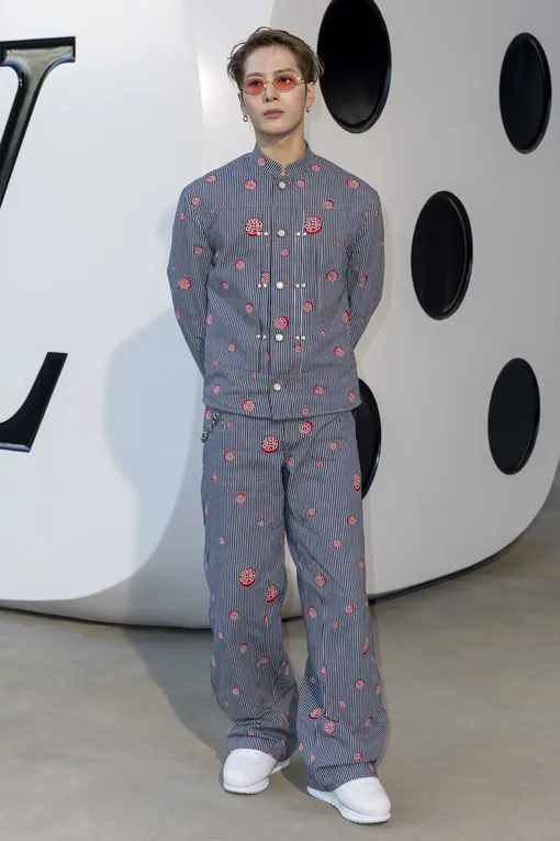 Джексон Ван навсегда запомнил имя парня, к которому ушла его первая девушка Джексон Ван навсегда запомнил имя парня, к которому ушла его первая девушка