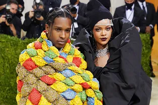 Не всё то золото: Met Gala-2022 еще не начался, а уже всё перепутал Не всё то золото: Met Gala-2022 еще не начался, а уже всё перепутал