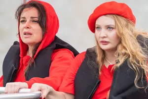 «Нужны деньги на операции»: Наташа Королёва и ее невестка расплакались, потерпев фиаско в шоу «Сокровища императора»