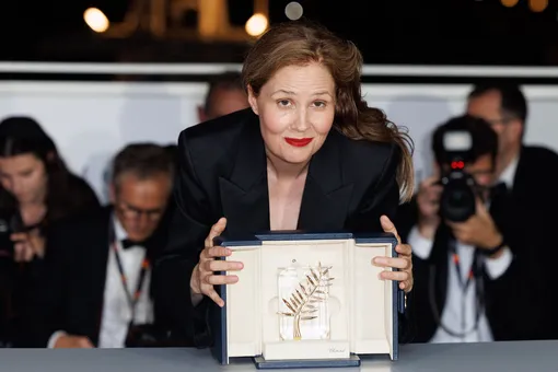 Инцидент на награждении: француженка Жюстин Трие отказалась взять «Золотую пальмовую ветвь» Каннского кинофестиваля Инцидент на награждении: француженка Жюстин Трие отказалась взять «Золотую пальмовую ветвь» Каннского кинофестиваля