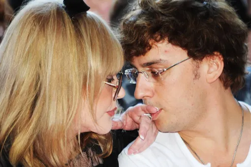 Алле Пугачевой и Максиму Галкину запретили въезд на Мальдивы в связи с протестами местных жителей