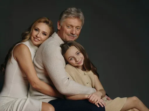 Татьяна Навка с Дмитрием Песковым и дочерью