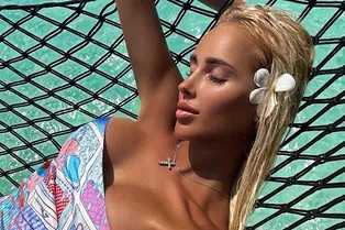 «Тимати снял, пока я спала»: Саша Дони эротично позировала в гамаке на курорте «Тимати снял, пока я спала»: Саша Дони эротично позировала в гамаке на курорте