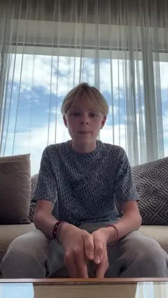 Нажми и смотри