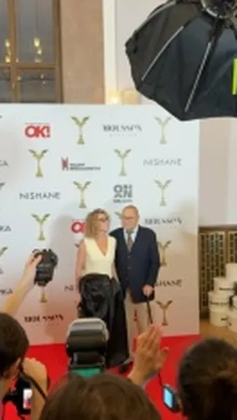 Нажми и смотри