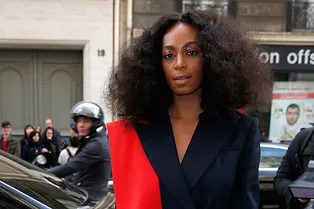 Образ дня: Соланж Ноулз в Harbison Образ дня: Соланж Ноулз в Harbison