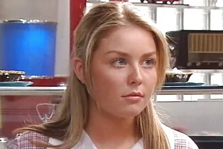 36-летней звезде сериала «Соседи» Кейт Келти диагностировали рак груди 4-й стадии