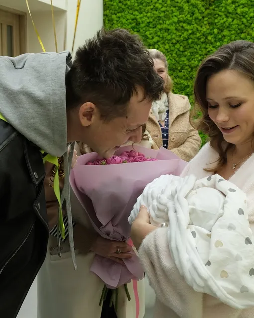 Анну Кошмал выписали из роддома Анну Кошмал выписали из роддома