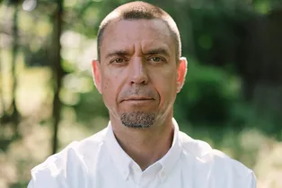 «У тебя билет есть?»: экс-лидер группы «Ляпис Трубецкой» избил фаната на сцене «У тебя билет есть?»: экс-лидер группы «Ляпис Трубецкой» избил фаната на сцене