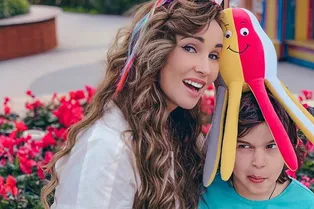 Семилетний сын Анфисы Чеховой предъявил ей прайс за фотографии Семилетний сын Анфисы Чеховой предъявил ей прайс за фотографии