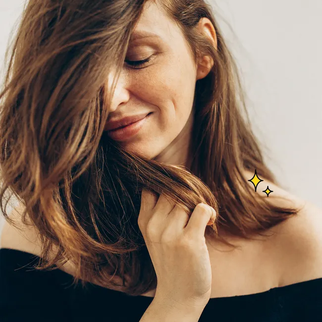 Стойкий объем и блеск волос, как у див Голливуда: 5 золотых лайфхаков от трихолога