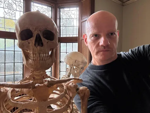 Юрий Колокольников на съемках фильма «Хирург» Юрий Колокольников на съемках фильма «Хирург»