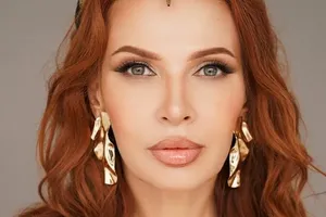 Эвелина Бледанс показала фигуру в «голом» бикини у бассейна в Таиланде Эвелина Бледанс показала фигуру в «голом» бикини у бассейна в Таиланде