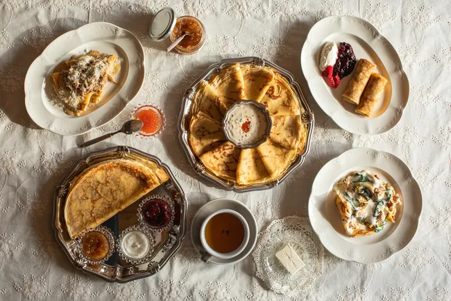 Гуляем Масленицу: самые красивые и вкусные московские блины в специальном гастрономическом дайджесте