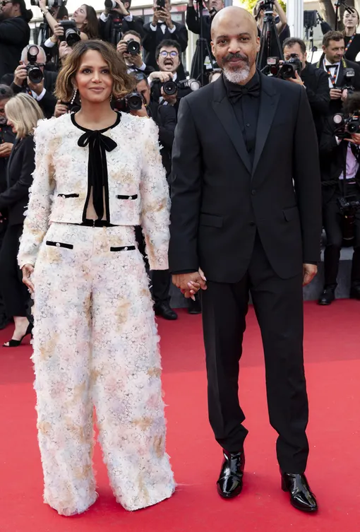 Холли Берри согласилась выйти замуж за Вана Ханта