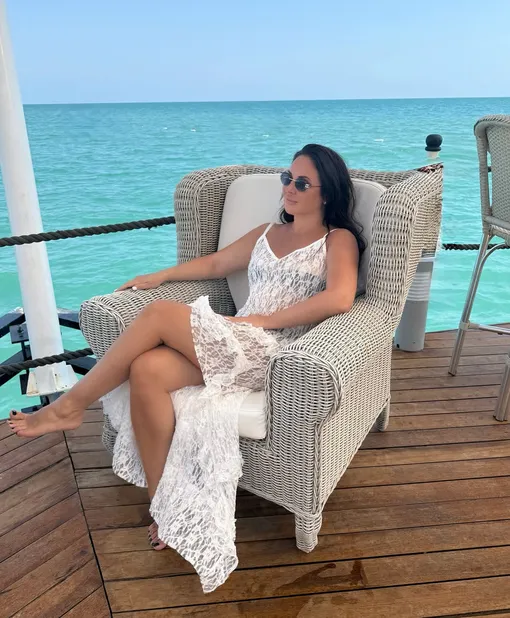 Виктория Галустян на курорте