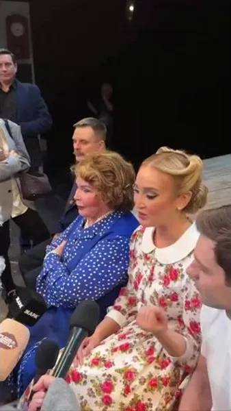 Нажми и смотри