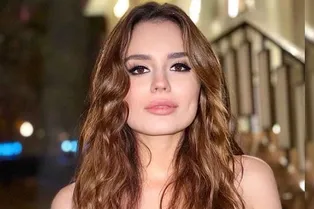 «Мы с мамой не должны копаться в этом»: дочь Маши Распутиной обругала отца из-за скандала с его бывшей женой