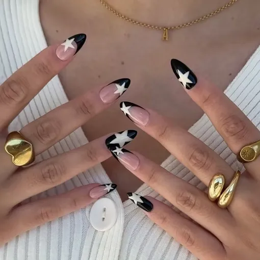 Контрастный маникюр подчеркнет красоту твоих ногтей