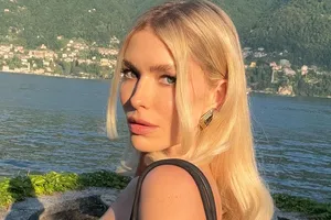 «Процедура может быть опасна»: Елена Перминова раскрыла секрет плоского живота после четырех беременностей и родов