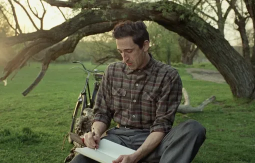 Эдриан Броуди в роли архитектора Ласло Тота