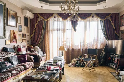 Лариса Долина так и не впустила новых владельцев в квартиру