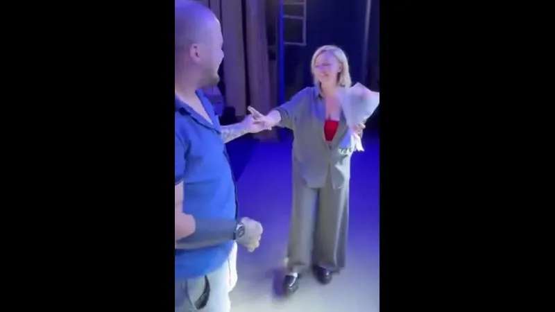 Нажми и смотри