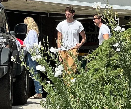 Бывшая жена и сыновья Майкла Мэдсена появились в его особняке