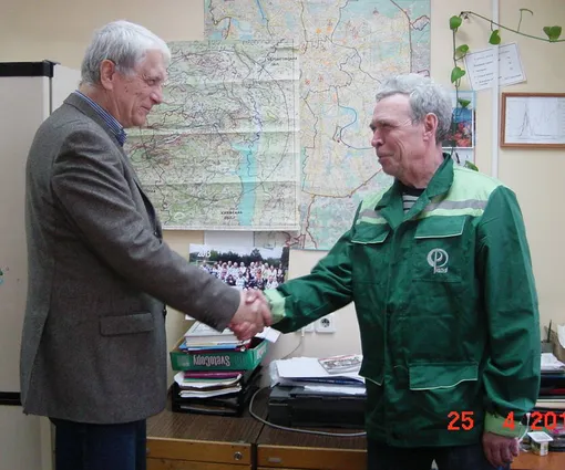 Евгения Козорезова (справа) наградили орденом СССР «Знак Почета» Евгения Козорезова (справа) наградили орденом СССР «Знак Почета»