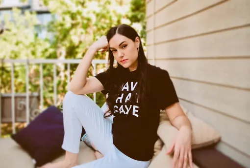 Саша Грей аяғымен Саша Грей аяғымен