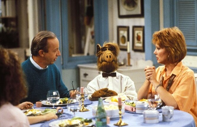 Канал СТС Love заново покажет знаменитый сериал «Альф»