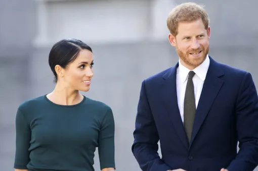 Супруги закрыли возможность видеть отмеченные с собой фотографии