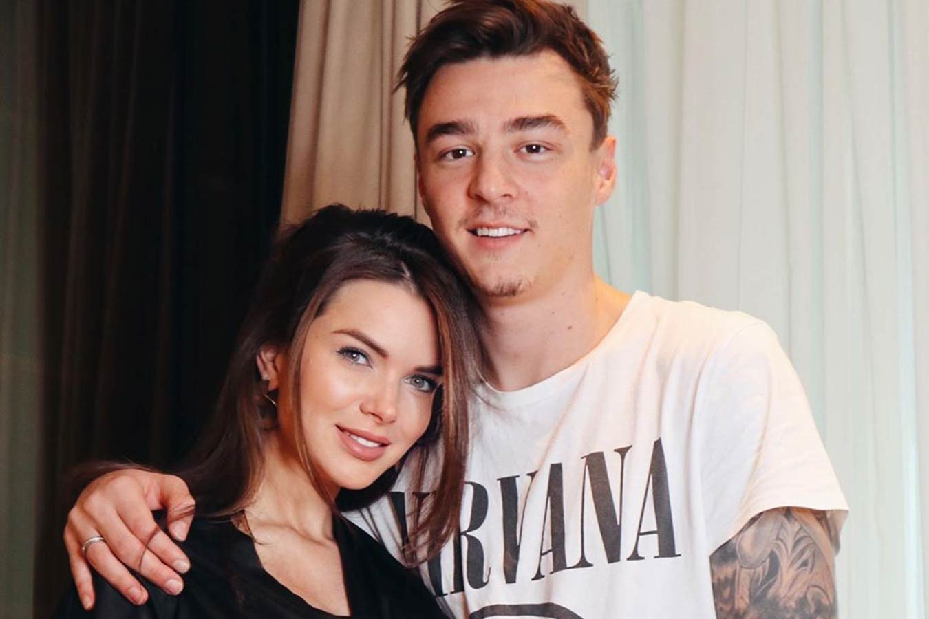 Азиялық қыздармен топтық порно көру Орыс әуесқой үй порно видео