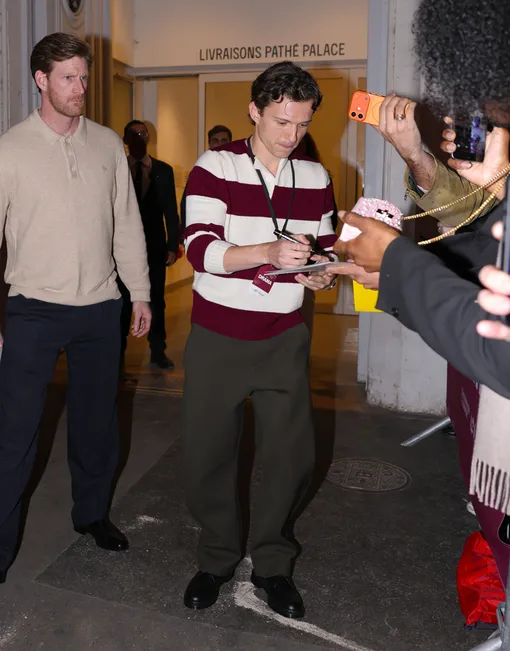 Том Холланд сопровождает Зендаю во Франции Том Холланд сопровождает Зендаю во Франции