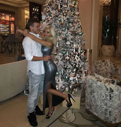 Коронин и его невеста — певица Дарья Валитова