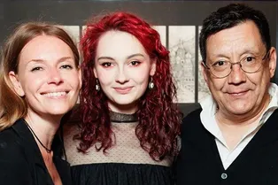 «Дал коробочку с множеством вопросов»: дочь Кончаловского рассказала, как муж удивил ее на первом свидании