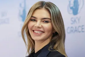 Олимпийская чемпионка показала растяжку: Алина Кабаева сделала впечатляющий шпагат Олимпийская чемпионка показала растяжку: Алина Кабаева сделала впечатляющий шпагат