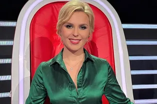 «Эротично показала ножку!»: Пелагея в изумрудном платье появилась на «Голосе» «Эротично показала ножку!»: Пелагея в изумрудном платье появилась на «Голосе»