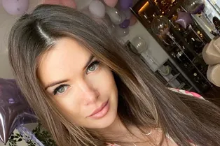 «Суют своё вымя»: беременная Катя Жужа оскорбила кормящих матерей «Суют своё вымя»: беременная Катя Жужа оскорбила кормящих матерей