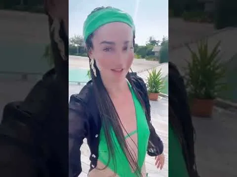 Нажми и смотри