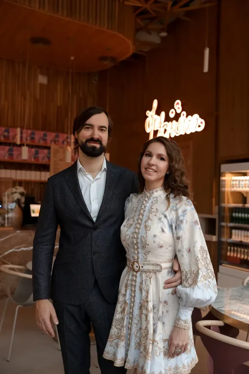 Павел Мокрушин и Юлия Артемьева Павел Мокрушин и Юлия Артемьева