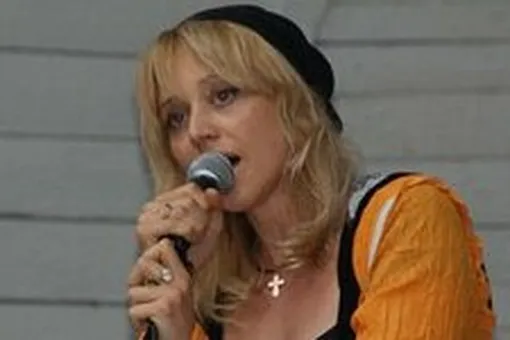 Российские артисты помогли детям Российские артисты помогли детям