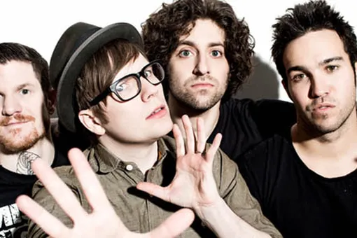 25 октября в Ледовом дворце выступят короли поп-панка FALL OUT BOY 25 октября в Ледовом дворце выступят короли поп-панка FALL OUT BOY