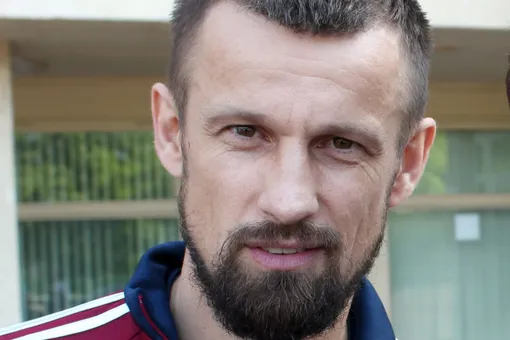 «Полиция, допрос и ощущение беспомощности»: жена Сергея Семака заявила, что их задержали в аэропорту Мюнхена «Полиция, допрос и ощущение беспомощности»: жена Сергея Семака заявила, что их задержали в аэропорту Мюнхена